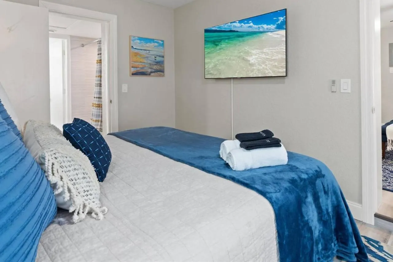 Ferienhaus Tranquil Times A Serene 3Br Close To Rj Stadium With Screened Heated Pool, Outdoor Kitchen And Yard Chess Tampa USA