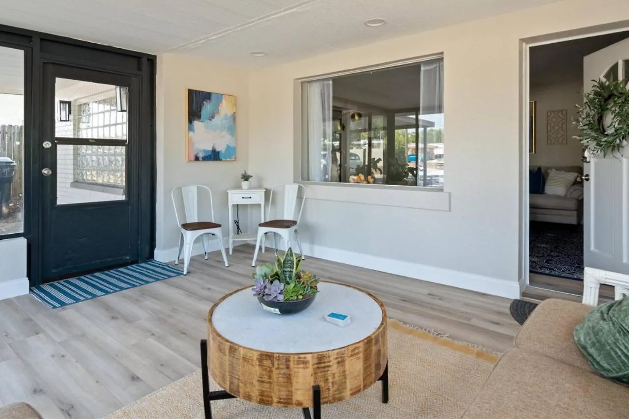 Ferienhaus Tranquil Times A Serene 3Br Close To Rj Stadium With Screened Heated Pool, Outdoor Kitchen And Yard Chess Tampa